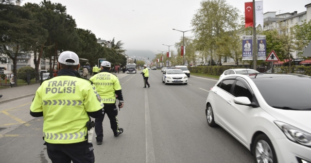 58 ARAÇ TRAFiKTEN MEN EDiLDi