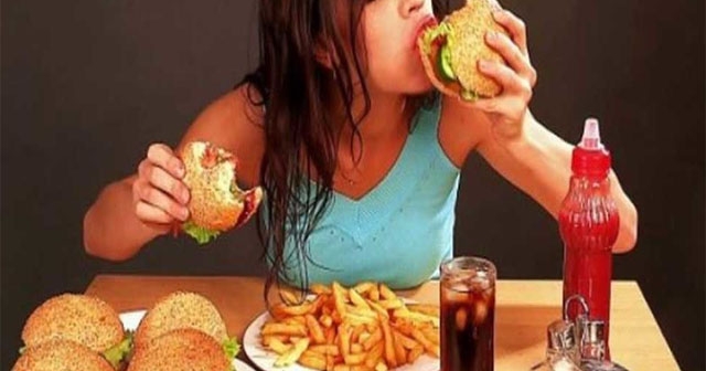 Açlık mı duygusal yeme bozukluğu mu?