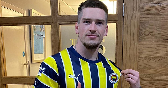 Acun Ilıcalı Fenerbahçe'nin yıldızına kancayı taktı