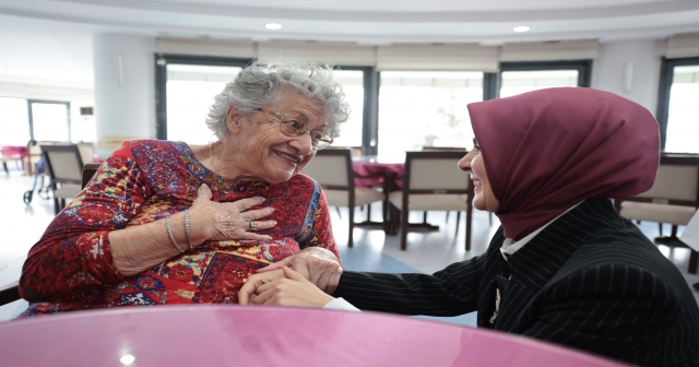 Aile Bakanı Göktaş Verileri Açıkladı: Türkiye Yaşlanıyor