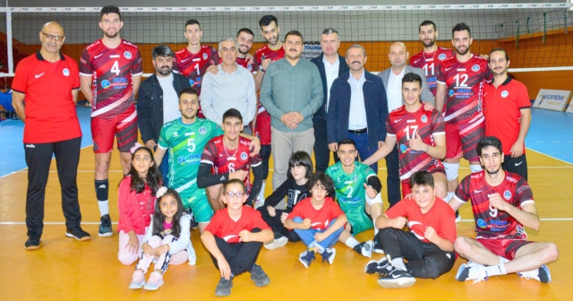 AKKUŞ BELEDİYESİ 2'DE 2 YAPTI