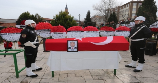 "Toprak Değil, Gönlümüzde Sonsuz Bir Parlaklık Bıraktı!"