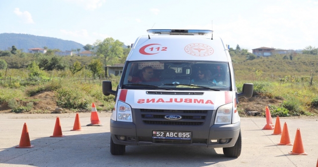 AMBULANS SÜRÜŞ TEKNİKLERİ EĞİTİMİ DÜZENLENDİ