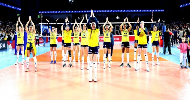 BAKAN BAK'TAN KADIN VOLEYBOL TAKIMINA TEBRİK