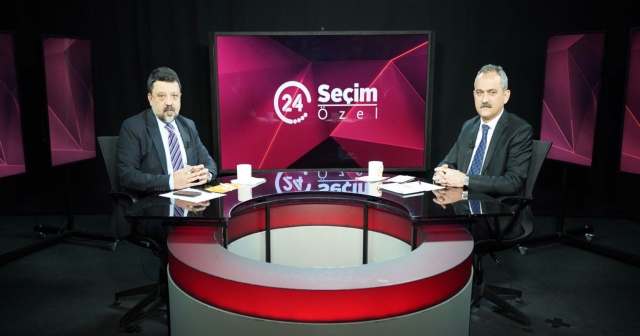 BAKAN ÖZER’DEN ÖĞRETMENLERE MÜJDE