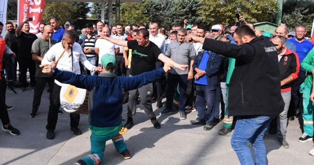 BELEDİYE İŞÇİSİNE YÜZDE 110 ZAM YAPTI