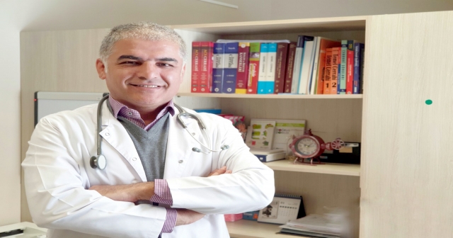 ‘BIÇAK DEĞİNCE KANSER YAYILIR SÖYLENTİSİ TEDAVİYİ GECİKTİRİYOR’