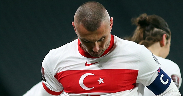 BURAK YILMAZ FUTBOLU BIRAKTI