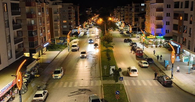BÜYÜKŞEHİR HEM ÜRETİYOR HEM AYDINLATIYOR