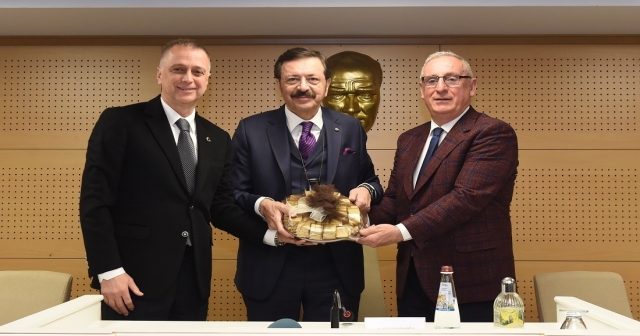 'DEPREM BÖLGELERİ İÇİN KONUT SEFERBERLİĞİ BAŞLATTIK'