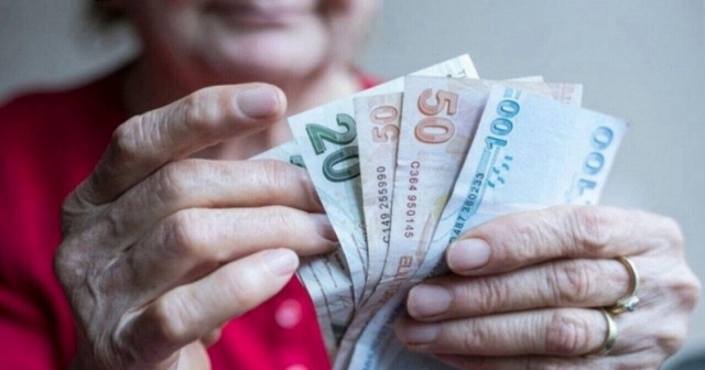 EMEKLİLERİN MAAŞ VE İKRAMİYE TARİHLERİ BELLİ OLDU
