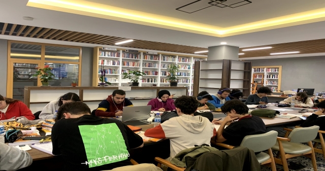 EV RAHATLIĞINDA KÜTÜPHANE !