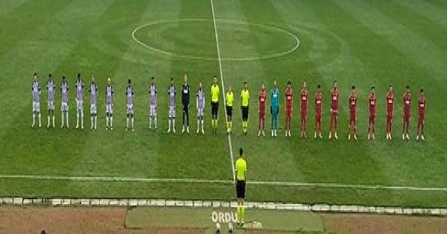 EVİNDE BERABERE KALDI