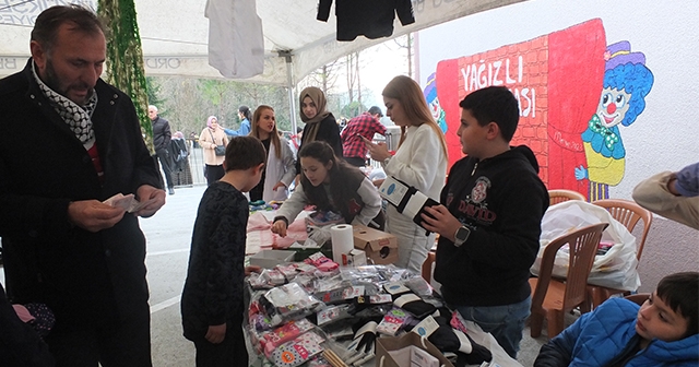 Filistin için kermes düzenlendi.