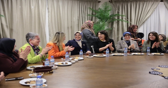 Göktaş, iş kadınları ile buluştu