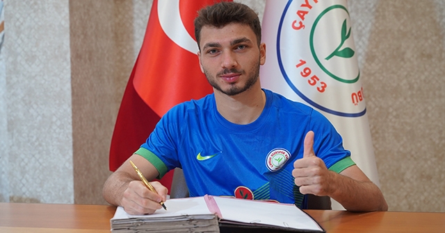 Golcü oyuncu profesyonel oldu