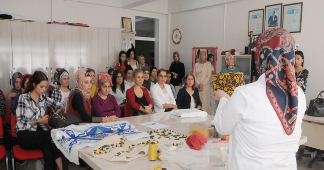 HALK EĞİTİM MERKEZLERİNDEN 7 AYDA 7 MİLYON KİŞİ YARARLANDI