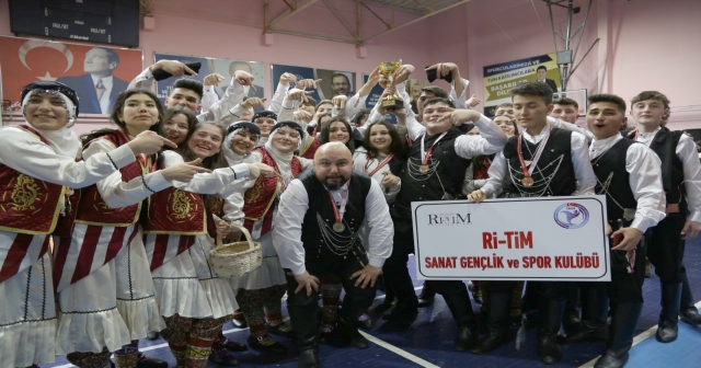 HALK OYUNLARINDA ORDU RÜZGARI ESiYOR