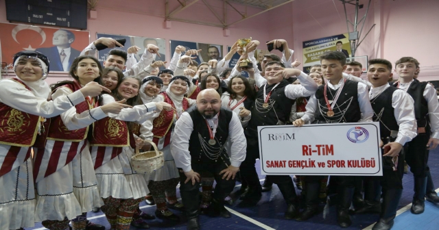 HALK OYUNLARINDA ORDU RÜZGARI ESiYOR