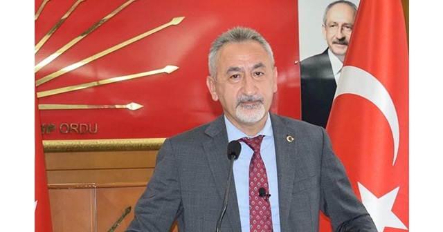HANGİSİ MİLLİYETÇİ, BAYRAĞI TUTAN MI? TAŞI ATAN MI?
