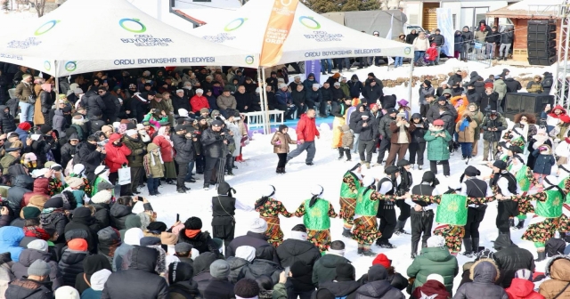 “HİZMET BİZDEN EĞLENMEK SİZDEN”