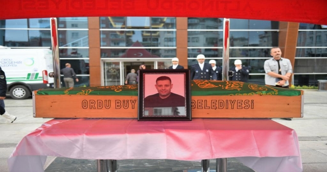 HÜSEYİN BAYRAK SON YOLCULUĞUNA UĞURLANDI