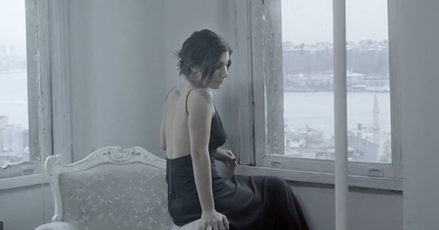 İREM DERİCİ HASTANELİK OLDU