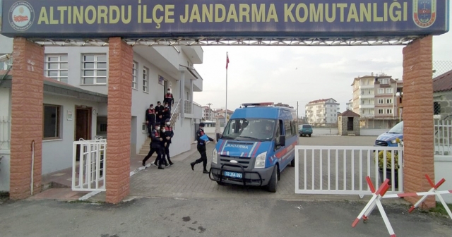 JANDARMA’DAN HIRSIZLARA SUÇÜSTÜ…