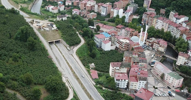 KABATAŞ'TA OLUMSUZ YOLLAR ÇEVREYİ ETKİLİYOR!