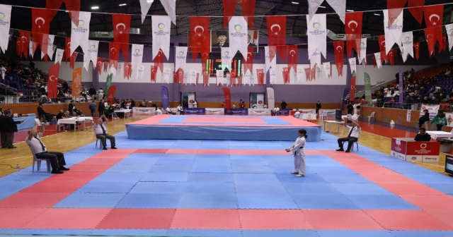 KARATE STİL ŞAMPİYONASI BAŞLADI