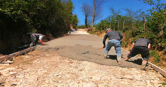 KARŞIYAKA MAHALLESİNDE BETON YOL DÖNEMİ