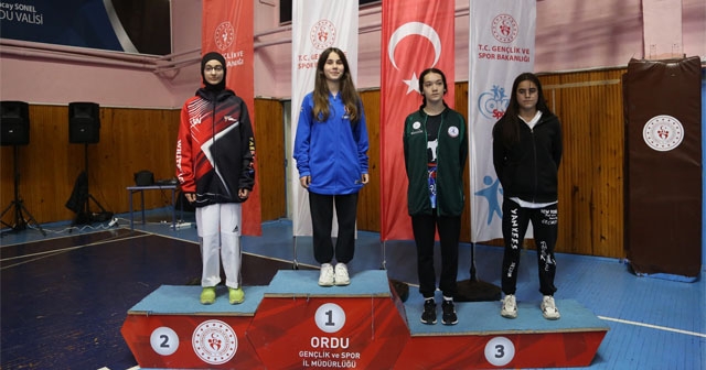 KIZ-ERKEK TAEKWONDO GRUP MÜSABAKALARI BAŞLADI