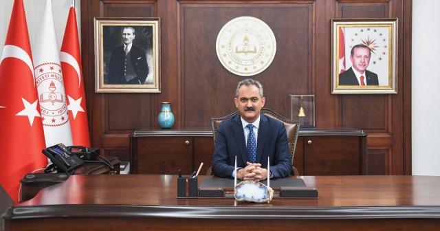 MAHMUT ÖZER'DEN İLK MESAJ