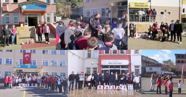 OKULLARA SPOR MALZEMESİ DESTEĞİ