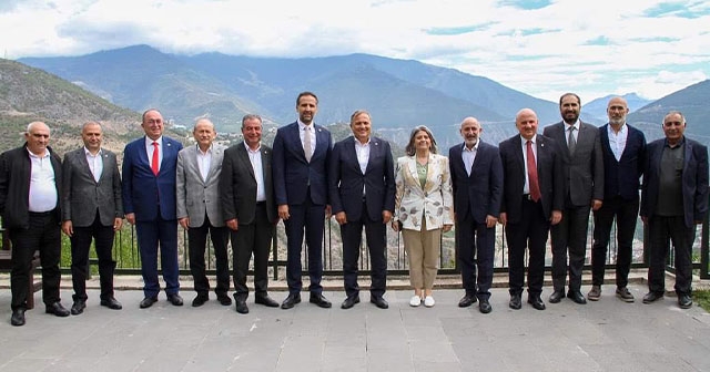 ORDULU VEKİL ARTVİN'DE İL KONGRESİNE KATILDI