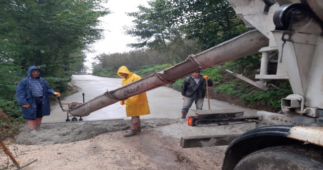 ORTACA- ERİCEK BAĞLANTI YOLU BETONLA BULUŞUYOR