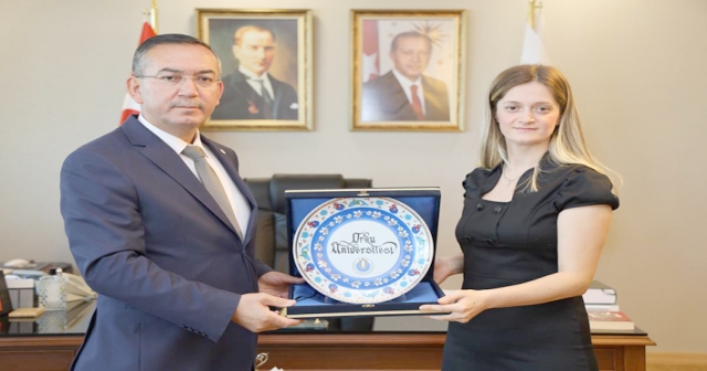REKTÖR AKDOĞAN’DAN, SANİYE SÖYLEMEZ’E TEBRİK