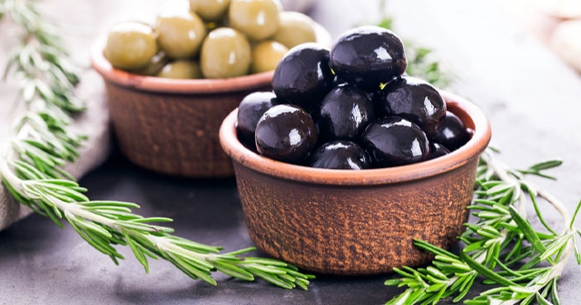 Siyah zeytin mi yeşil zeytin mi?