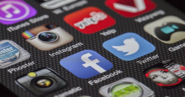 Sosyal Medya Kullanım Süresi Arttıkça Maneviyat Azalıyor