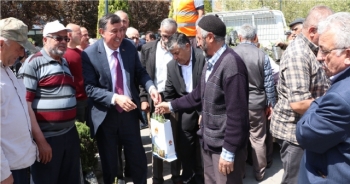 Havza Belediyesi Vatandaşlara 1500 Fidan Dağıttı