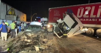 Kocaeli'nde Trafik Kazası: 6 Yaralı