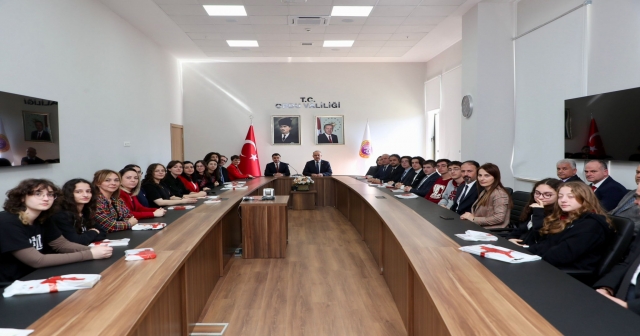 Vali Erol’dan Gençlere; “Sizlerden Beklentimiz Yüksek”