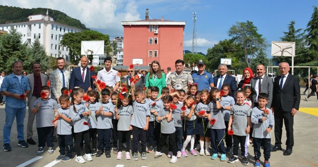 YENİ EĞİTİM ÖĞRETİM COŞKUYLA KARŞILANDI