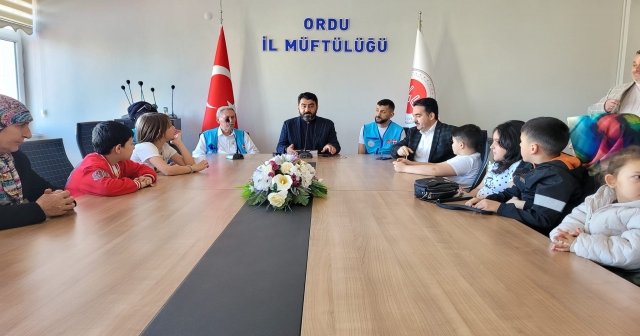 Yetim ve Öksüz Çocuklara Yardım Eli