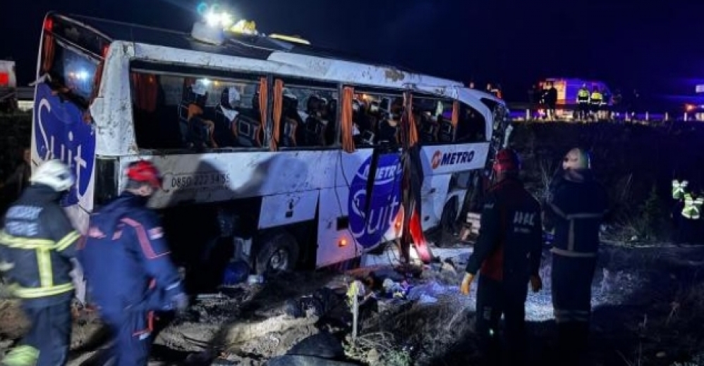 Aksaray'da Feci Kaza: 2 Ölü, 34 Yaralı