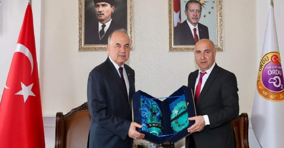 Azerbaycan Kars Başkonsolusu Guliyev’den Vali Erol’a Ziyaret