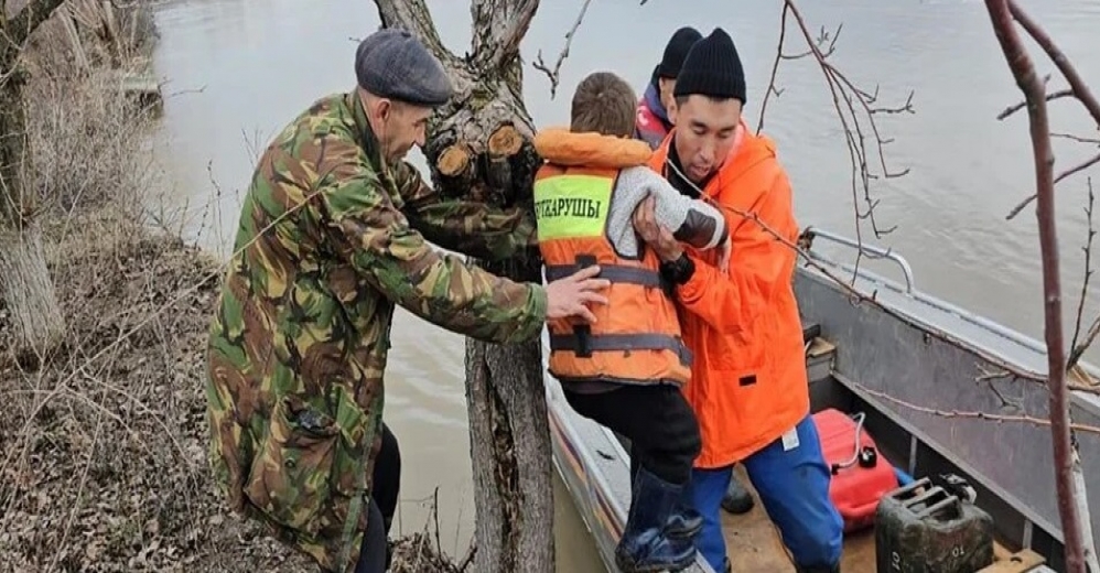 Kazakistan Sel Felaketini Atlatmaya Çalışıyor