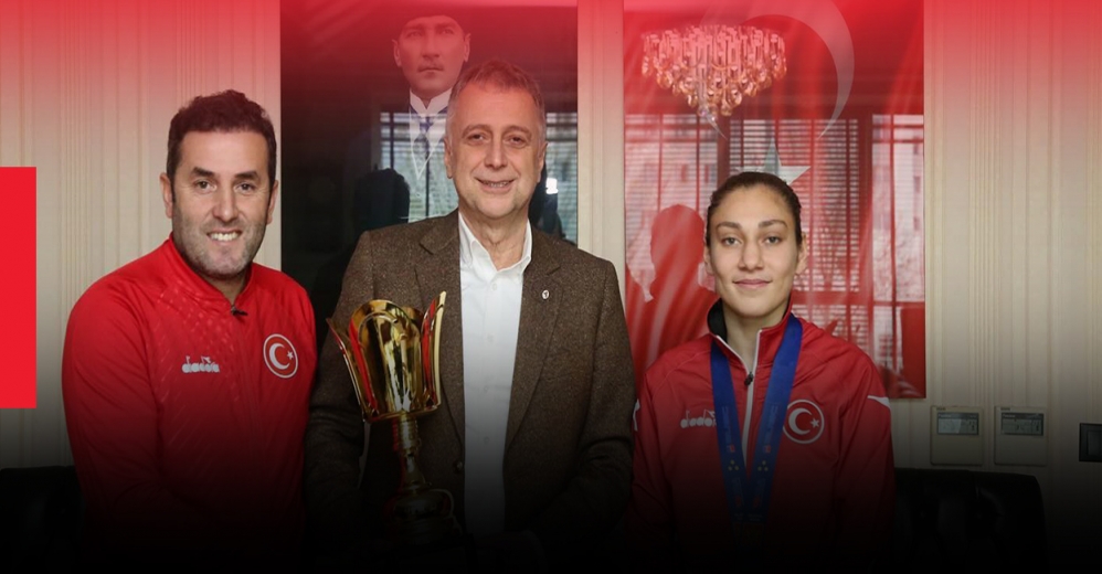 MİLLİ BOKSÖR'DEN KARLIBEL'E ZİYARET