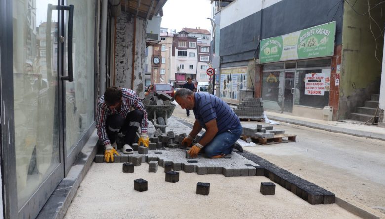 Kumru Karacalı Mahallesi'nde Kaldırımlar Yenileniyor