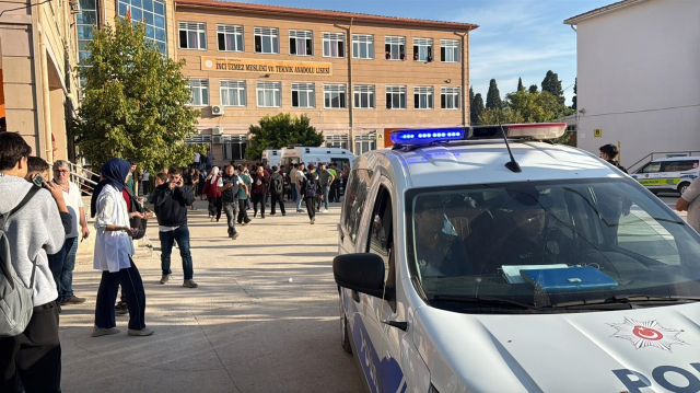 LİSE ÖNÜNDE SİLAHLI DEHŞET!